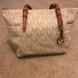 Michael Kors leather shoulder bag
